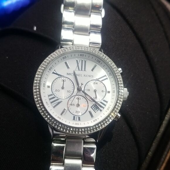 Michael Kors Stainless Steel Watch with box - Picture 9 of 11